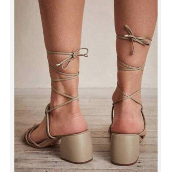 Free People Vicenza Love Struck Lace-Up Heels Sandals Tan Leather Size 38 / 7 - Picture 16 of 16